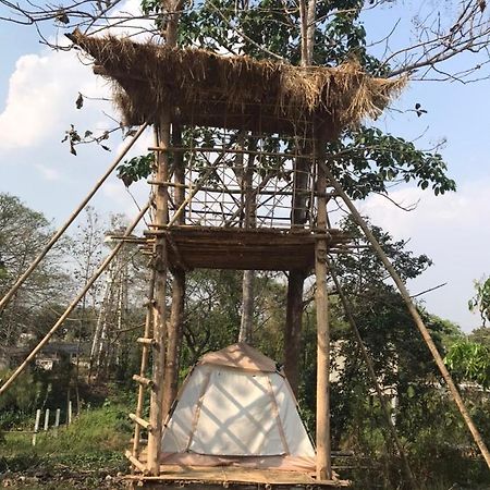 Amando_Tent Hotell Phayao Exteriör bild