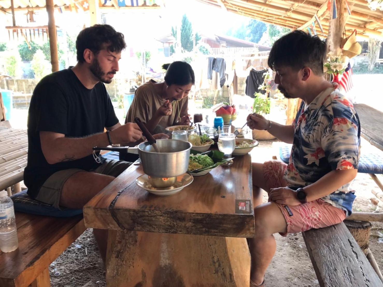 Amando_Tent Hotell Phayao Exteriör bild
